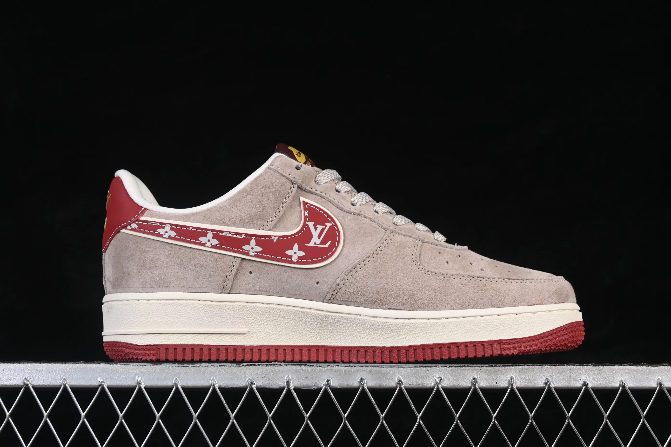 All categories Nk Air Force 1 Air Force series Nk Air Force 1 Low Air Force low-top Nike Air Force 1'07 Low gray red suede Air Force 1 low-top casual sneakers KL1688-002